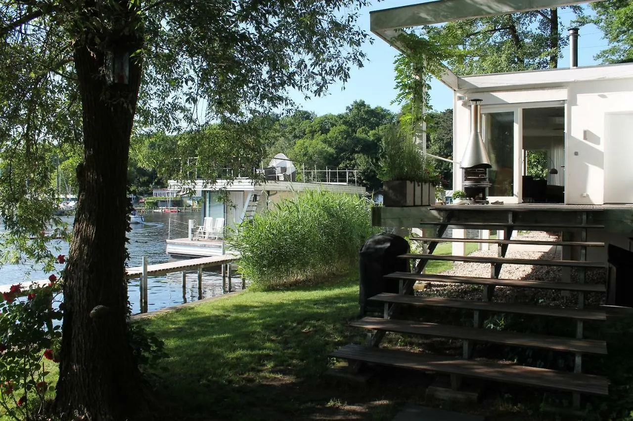 Marina Hausboote Und Seelodge Berlín