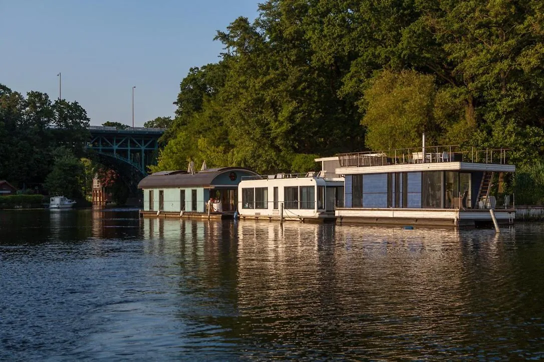 Marina Hausboote Und Seelodge Berlin 0*,  Germany